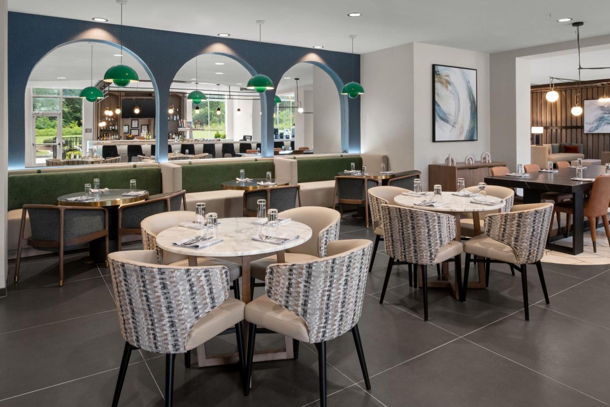 Delta Hotels By Marriott Colonial Heights Buitenkant foto