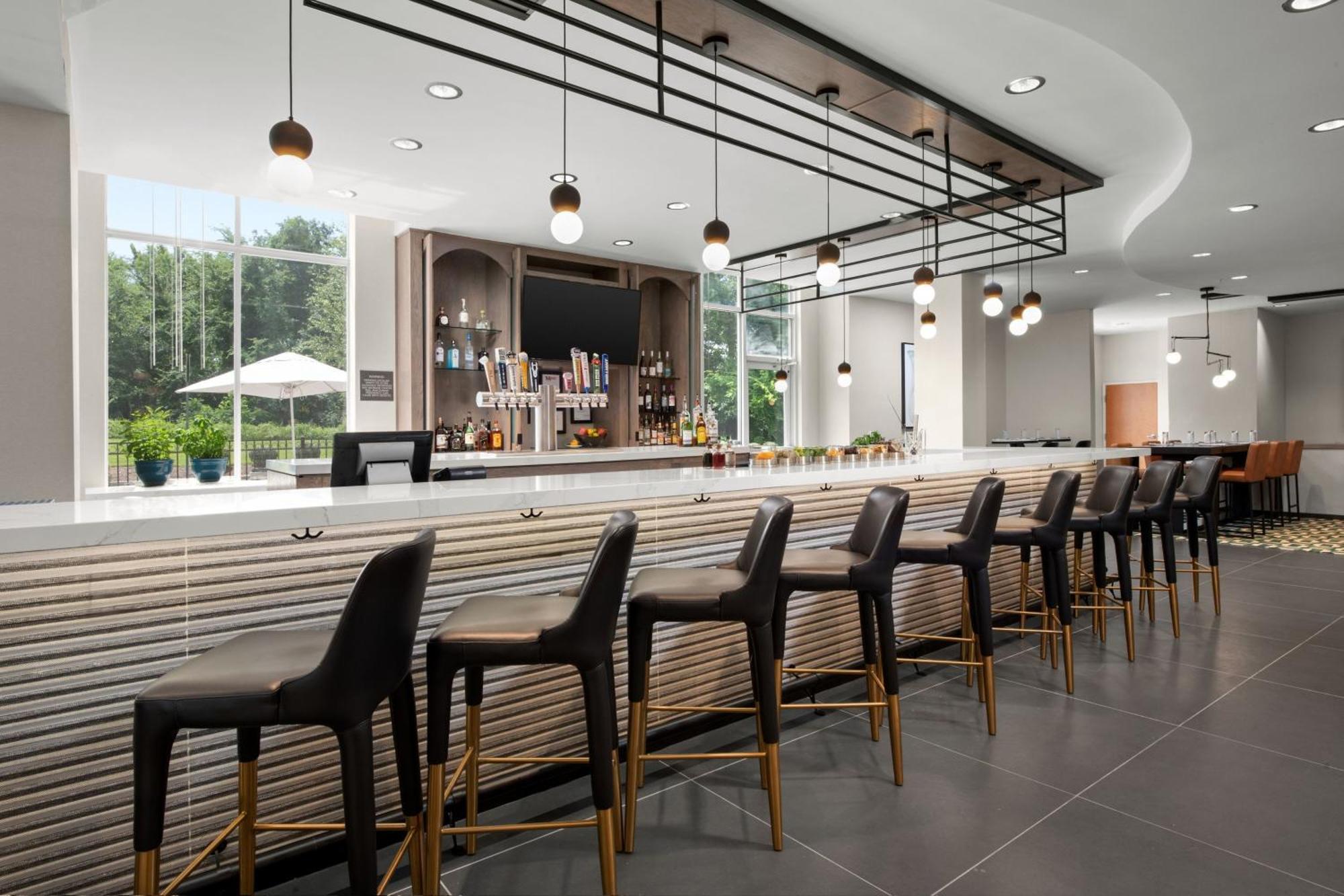 Delta Hotels By Marriott Colonial Heights Buitenkant foto